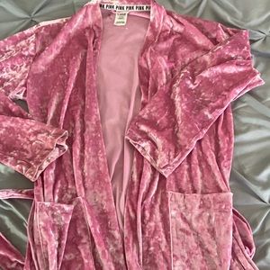 VS PINK VELVET VELOUR SOFT ROBE - M